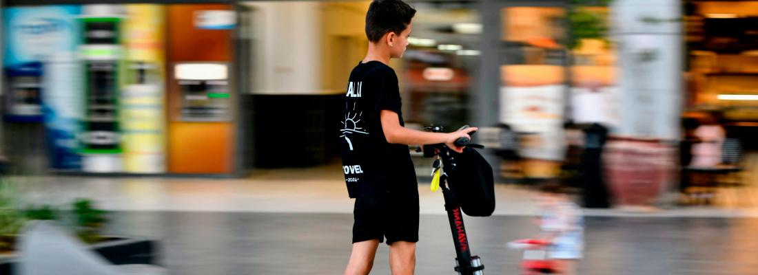 E-scooter accidents are on the rise. (Photo by shraga kopstein on Unsplash.)