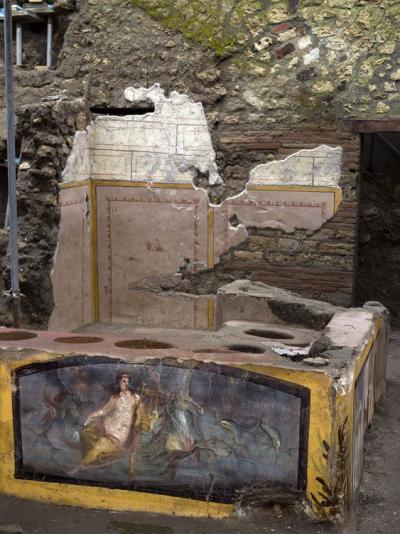 Archaeologists in Pompeii uncovered a food stand from 79 CE. (Photo: Archaeologist News via Facebook.) Archaeologists in Pompeii uncovered a food stand from 79 CE. (Photo: Archaeologist News via Facebook.)