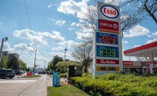 Gas prices at an ESSO station near Finch and Don Mills in Toronto, Ontario, on May 15, 2022.  (THE CANADIAN PRESS IMAGES/Dominic Chan) 
