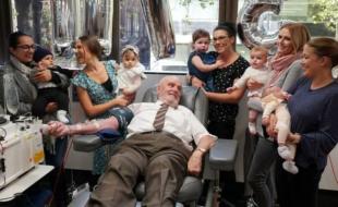 James Harrison (centre) donated blood that saved many babies’ lives. (Photo via X.)